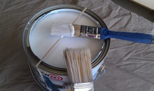 Stops-paint-dripping